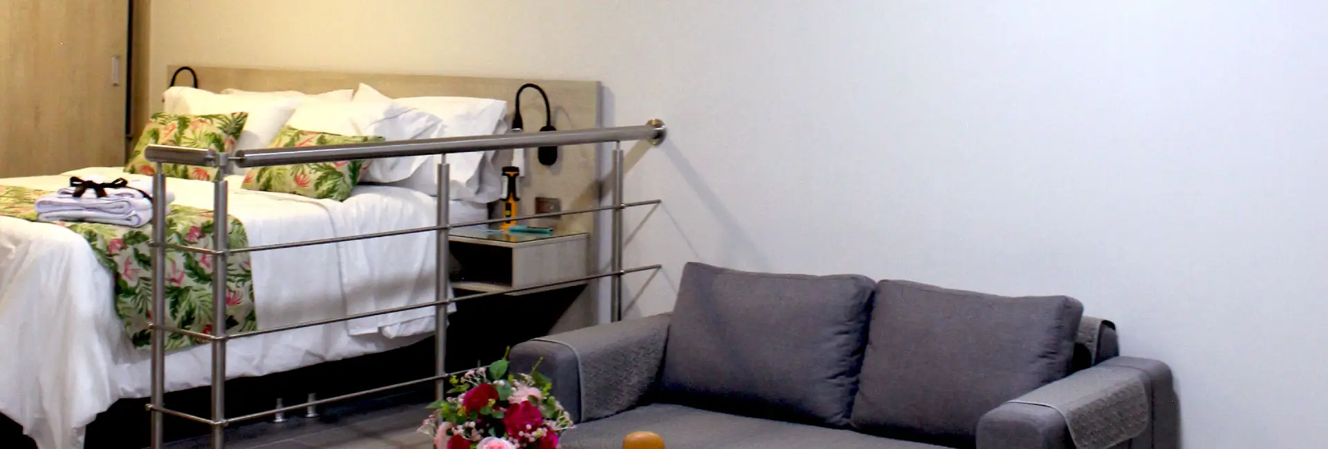 habitaciòn-aparta-hotel-loft-vista-sofa-y-cama